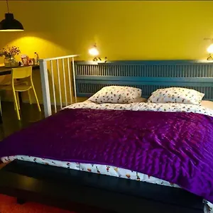 bed-and-breakfast-berglust.ihotelsrotterdam.com/